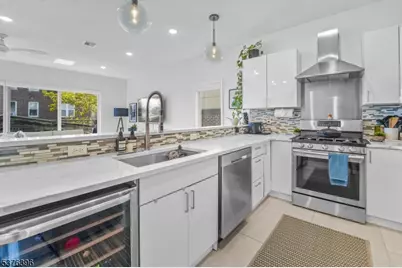 936 Pavonia Ave #3A, Jersey City, NJ 07306 - Photo 4