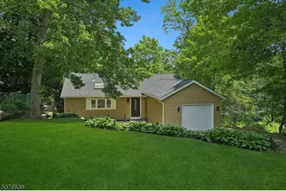 144 Highland Lakes Rd, Vernon, NJ 07422 - Photo 1