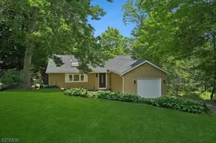 144 Highland Lakes Rd, Vernon, NJ 07422 - Photo 1