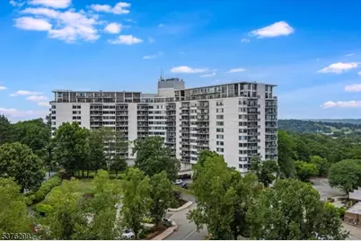 2 Claridge Dr Apt #6LW, Verona, NJ 07044 - Photo 1