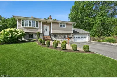 11 Carrigan Ln, Florham Park, NJ 07940 - Photo 1