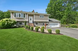 11 Carrigan Ln, Florham Park, NJ 07940 - Photo 1