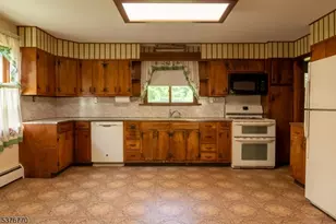 246 Millbrook Rd, Harmony Township, NJ 07882 - Photo 4