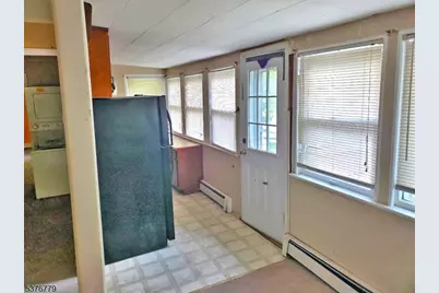 4 Village Pl, Jefferson Township, NJ 07438 - Photo 2