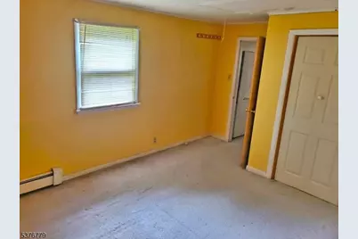 4 Village Pl, Jefferson Township, NJ 07438 - Photo 8