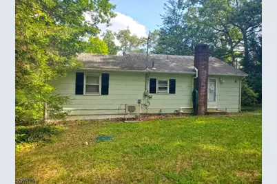 4 Village Pl, Jefferson Township, NJ 07438 - Photo 1