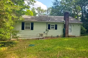 4 Village Pl, Jefferson Township, NJ 07438 - Photo 1