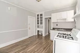 20 Monroe Pl, Montclair, NJ 07042 - Photo 4