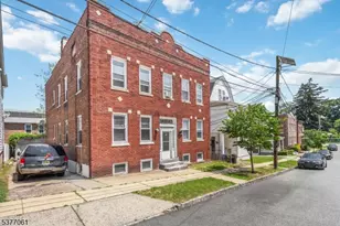 20 Monroe Pl, Montclair, NJ 07042 - Photo 2