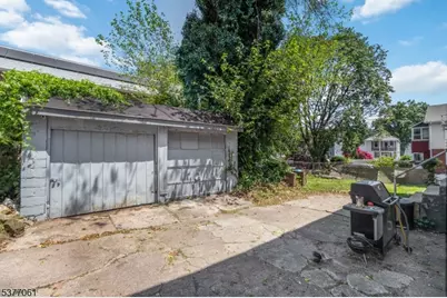 20 Monroe Pl, Montclair, NJ 07042 - Photo 10