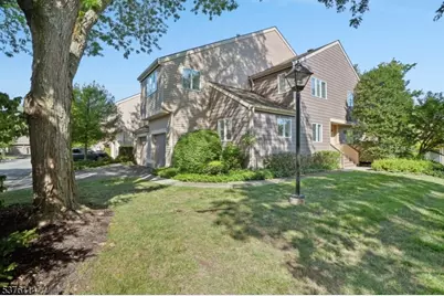 61 Cambridge Ct, Madison, NJ 07940 - Photo 1