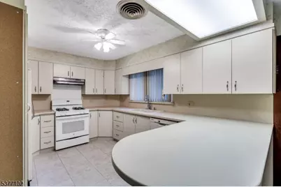 240 Belmont Ave, North Plainfield, NJ 07060 - Photo 14