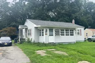 26 Manor Rd, Pohatcong Township, NJ 08865 - Photo 1