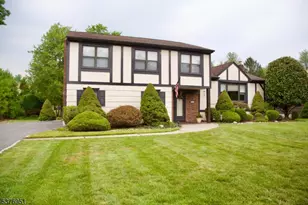 15 Tuscan Pl, East Hanover Township, NJ 07936 - Photo 1