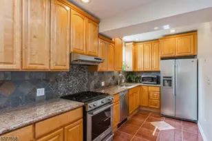 221 Madison St, Linden, NJ 07036 - Photo 8