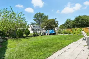 211 Bradford Ave, Linden, NJ 07036 - Photo 20