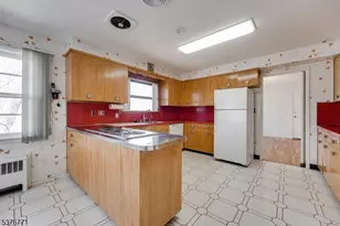 17 Oxford Dr, Livingston, NJ 07039 - Photo 8