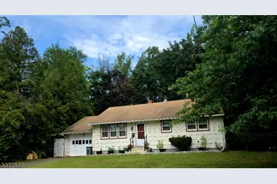 640 Warfield Rd, North Plainfield, NJ 07063 - Photo 1