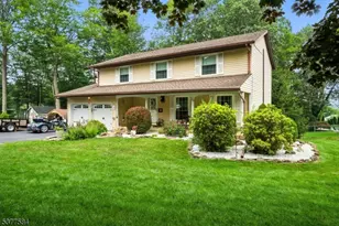 40 Camelot Dr, Mount Olive, NJ 07828 - Photo 1