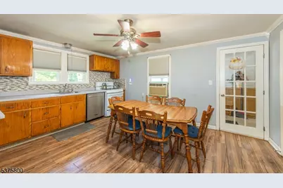 410 Horseneck Rd, Fairfield, NJ 07004 - Photo 18