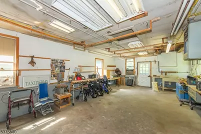 410 Horseneck Rd, Fairfield, NJ 07004 - Photo 40