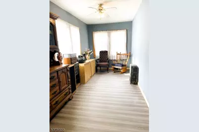 410 Horseneck Rd, Fairfield, NJ 07004 - Photo 6