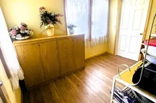 410 Horseneck Rd, Fairfield, NJ 07004 - Photo 12