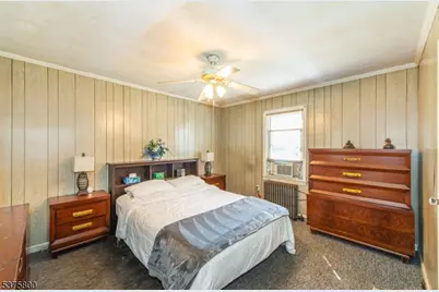 410 Horseneck Rd, Fairfield, NJ 07004 - Photo 20