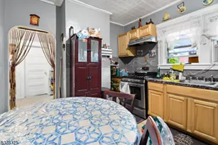 352 N 7th St, Newark, NJ 07107 - Photo 8