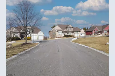 3 Wentworth Ct, Hardyston Township, NJ 07419 - Photo 4