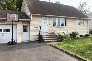 7 Lozrovich Pl, Woodland Park, NJ 07424 - Photo 1