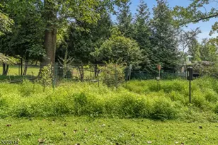 23 Valley View Dr, Raritan Township, NJ 08822 - Photo 40