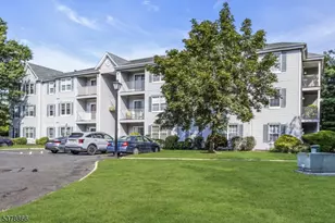 611 Stratford Pl, Bridgewater, NJ 08805 - Photo 1