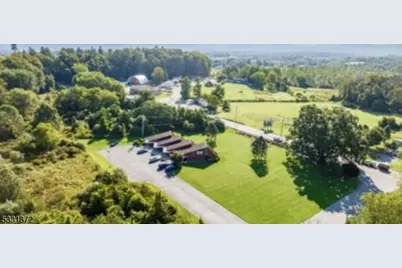 4 Oxbow Ln, Hardyston Township, NJ 07419 - Photo 4