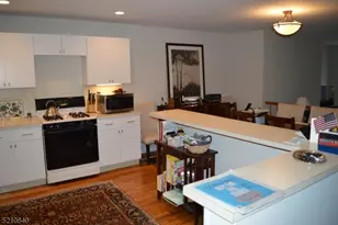 106 Greenwich Ct, Madison, NJ 07940 - Photo 6
