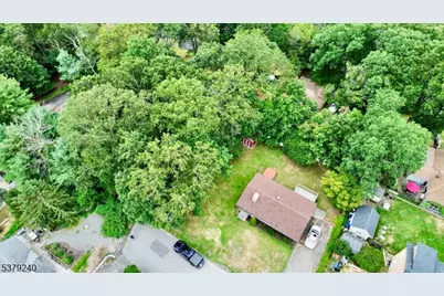 221 S Maryland Ave, Jefferson Township, NJ 07849 - Photo 14