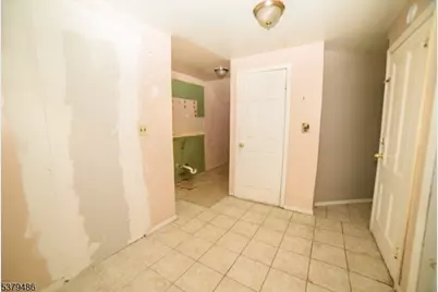712 E 27th St, Paterson, NJ 07504 - Photo 18