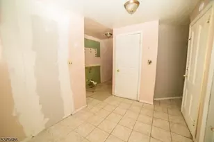 712 E 27th St, Paterson, NJ 07504 - Photo 18