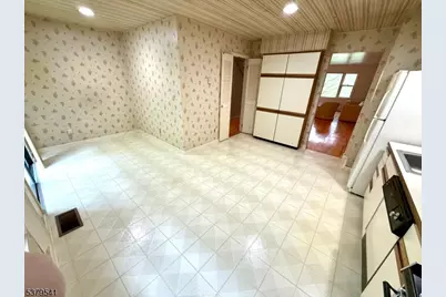 146 Garside Ave, Wayne Twp., NJ 07470 - Photo 6