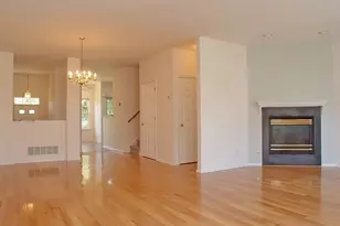 27 Cummington Ln, Raritan Township, NJ 08822 - Photo 4