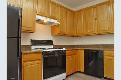 27 Cummington Ln, Raritan Township, NJ 08822 - Photo 10