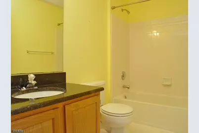 27 Cummington Ln, Raritan Township, NJ 08822 - Photo 14