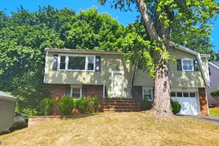 4 Portside Rd, Hopatcong, NJ 07843 - Photo 1