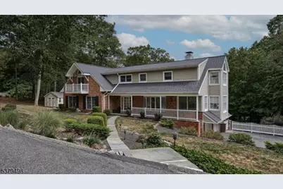 8 Briarcliff Ter, Kinnelon, NJ 07405 - Photo 1
