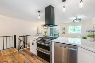 2 Davos Dr, Vernon, NJ 07462 - Photo 12