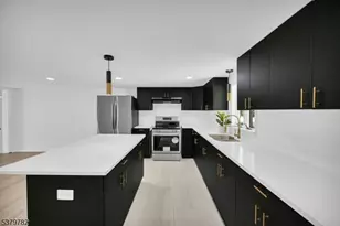 121 W Shore Dr, Hampton Township, NJ 07860 - Photo 8