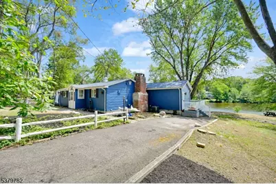 121 W Shore Dr, Hampton Township, NJ 07860 - Photo 28