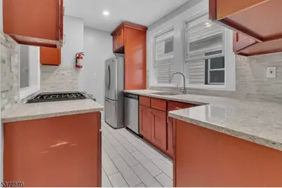 32 Dodd St, East Orange, NJ 07017 - Photo 6