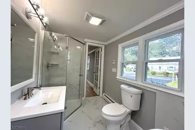 38 E Shawnee Trl, Jefferson Township, NJ 07885 - Photo 24