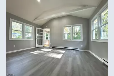 38 E Shawnee Trl, Jefferson Township, NJ 07885 - Photo 14